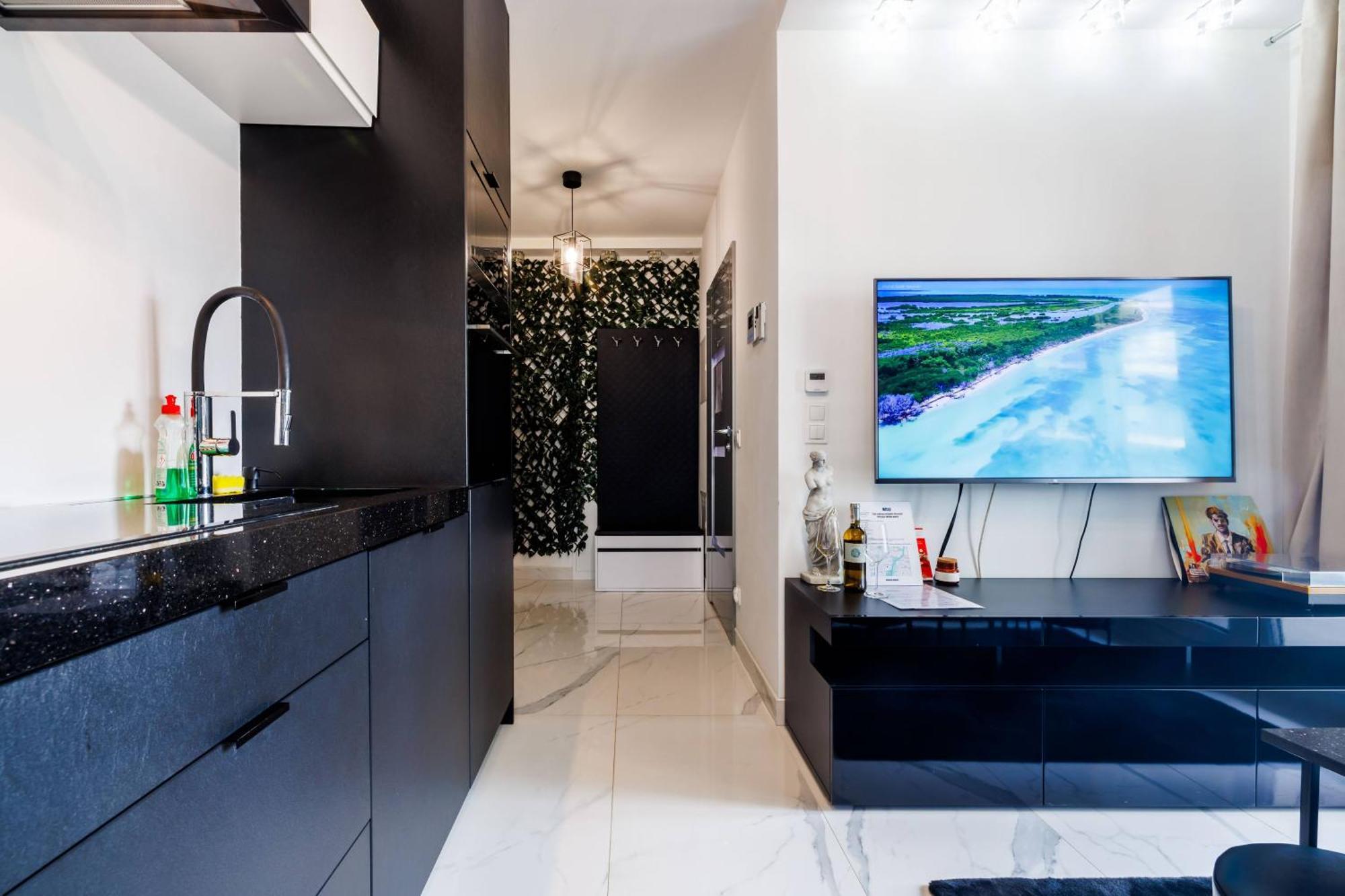 Luxury With Bath- Centre, Free Parking Apartment